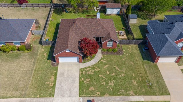 2804 Brookshire Street, Springdale, AR 72762