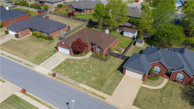 2804 Brookshire Street, Springdale, AR 72762
