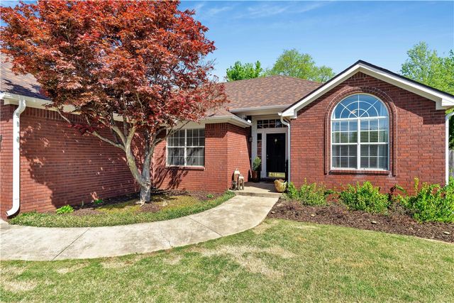 2804 Brookshire Street, Springdale, AR 72762