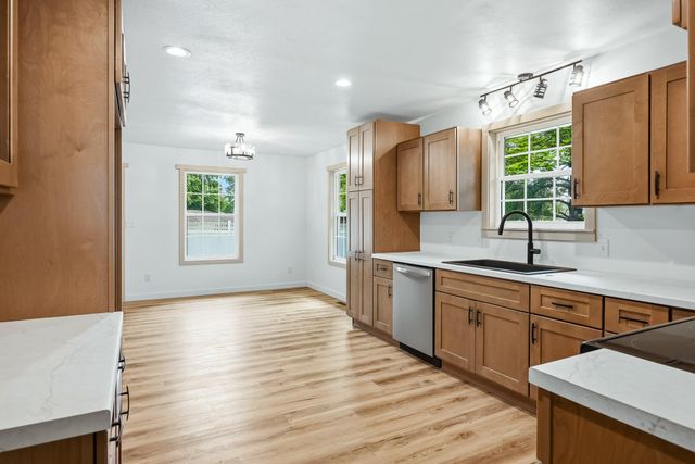 261 Renee Avenue, Sparta, MO 65753
