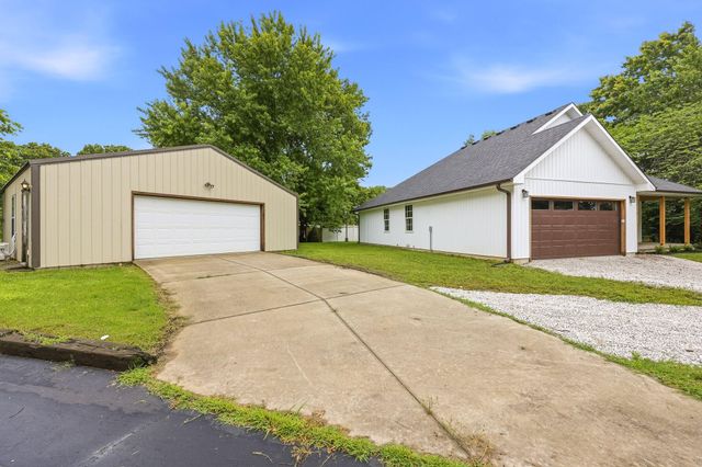 261 Renee Avenue, Sparta, MO 65753