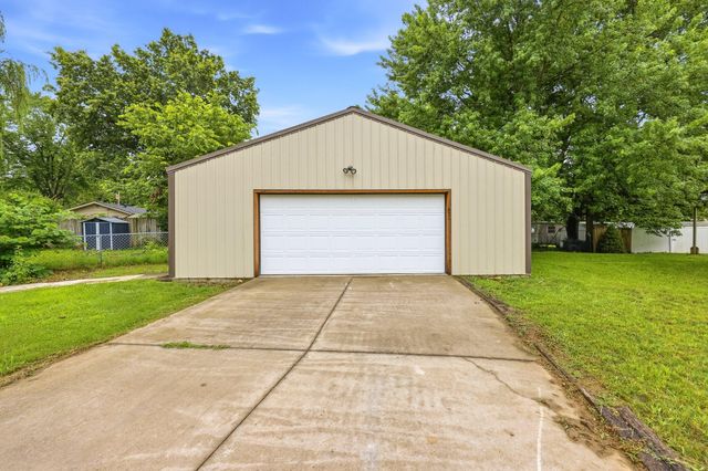 261 Renee Avenue, Sparta, MO 65753