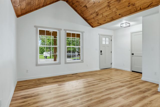 261 Renee Avenue, Sparta, MO 65753