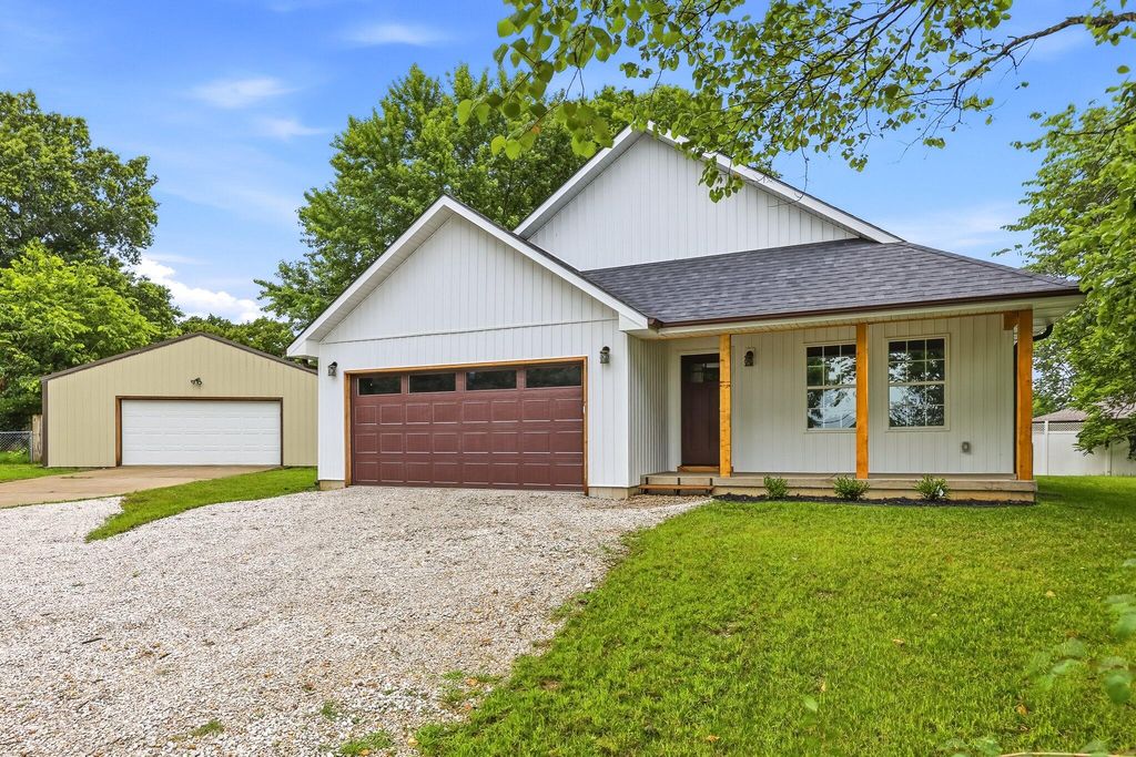 261 Renee Avenue, Sparta, MO 65753