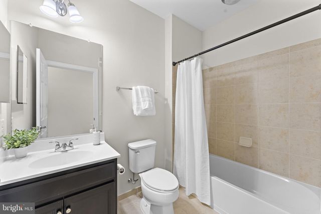 15201 ROYAL CREST DR #407, Haymarket, VA 20169