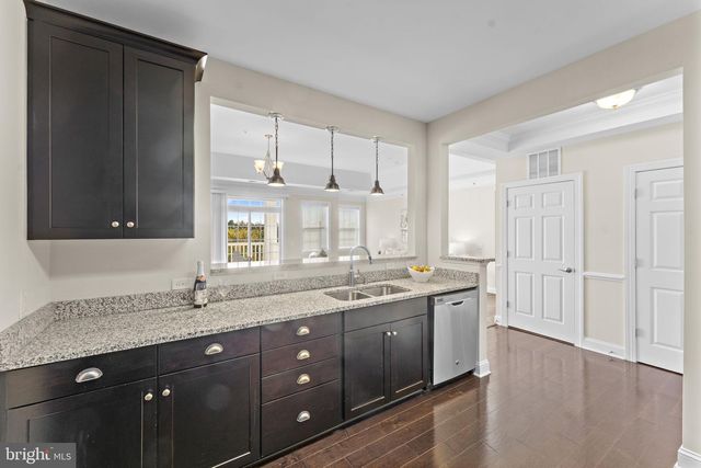 15201 ROYAL CREST DR #407, Haymarket, VA 20169