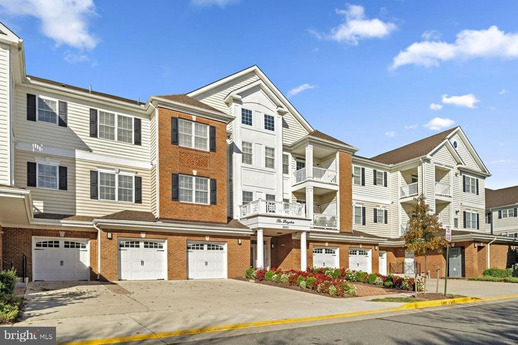 15201 ROYAL CREST DR, Haymarket, VA 20169