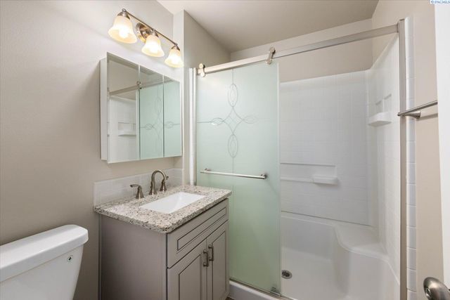 99 N Waverly Pl, Kennewick, WA 99336