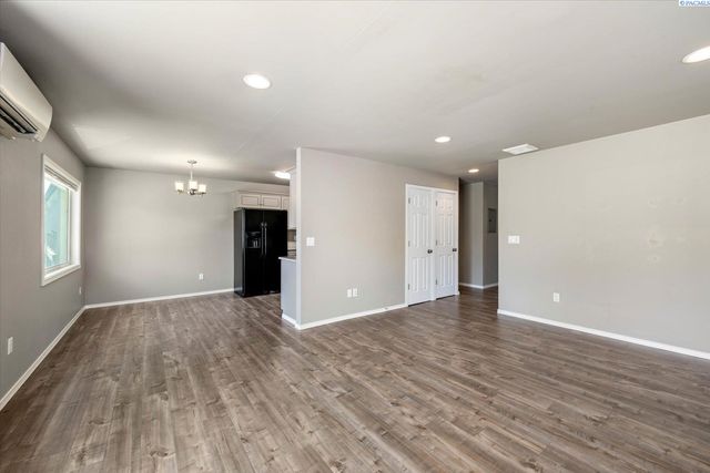 99 N Waverly Pl, Kennewick, WA 99336