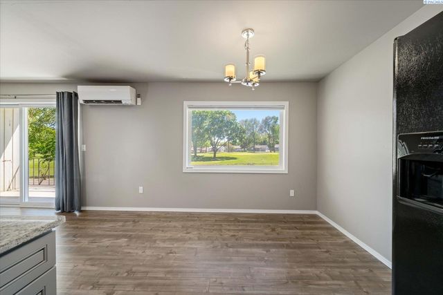 99 N Waverly Pl, Kennewick, WA 99336