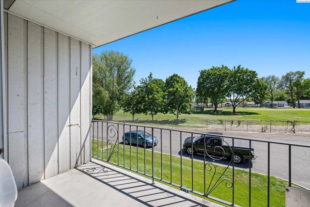 99 N Waverly Pl, Kennewick, WA 99336