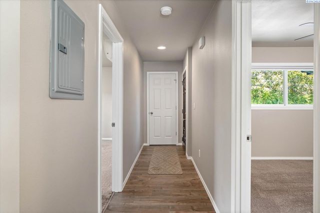 99 N Waverly Pl, Kennewick, WA 99336