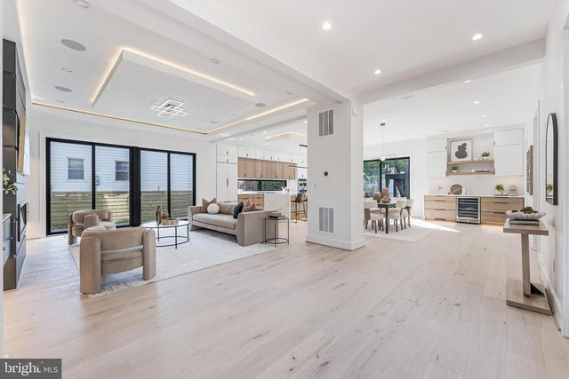 3215 COFER RD, Falls Church, VA 22042