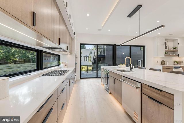 3215 COFER RD, Falls Church, VA 22042