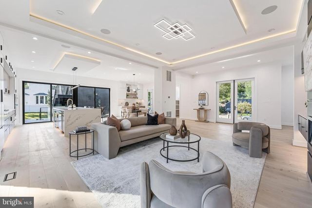 3215 COFER RD, Falls Church, VA 22042