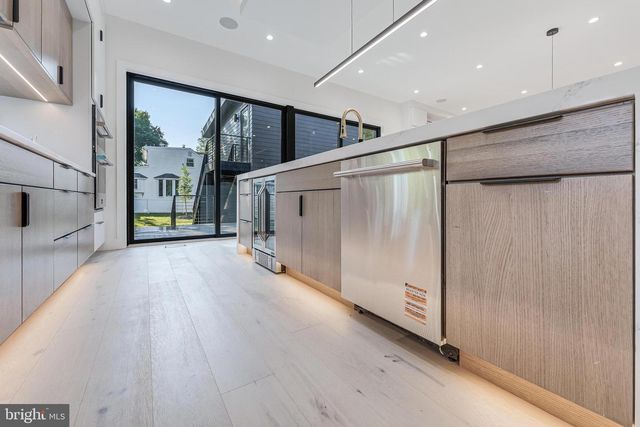 3215 COFER RD, Falls Church, VA 22042