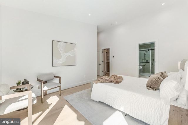 3215 COFER RD, Falls Church, VA 22042