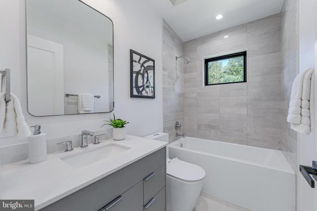 3215 COFER RD, Falls Church, VA 22042