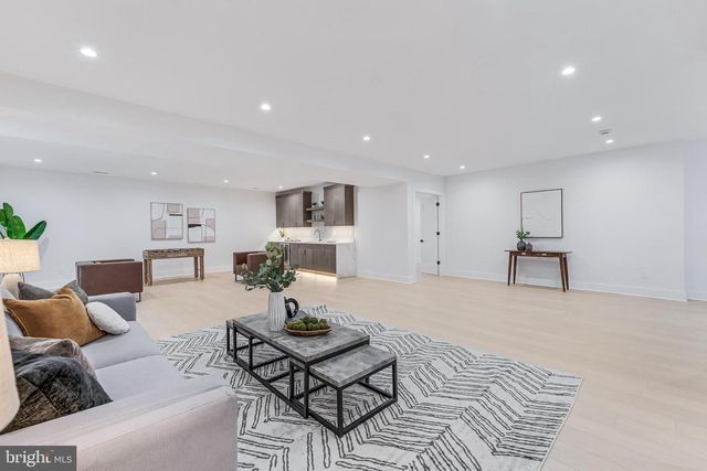 3215 COFER RD, Falls Church, VA 22042