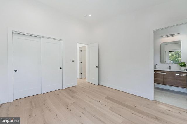 3215 COFER RD, Falls Church, VA 22042