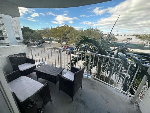 486 NW 165th Street b-303, Miami, FL 33169