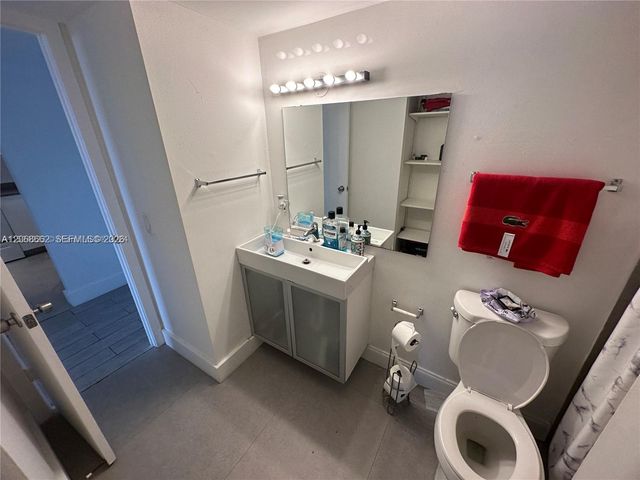 486 NW 165th Street b-303, Miami, FL 33169