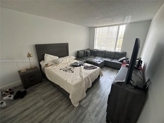 486 NW 165th Street b-303, Miami, FL 33169