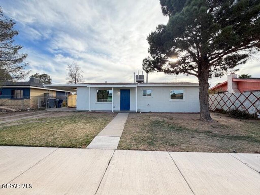 7860 Holly Place, El Paso, TX 79915