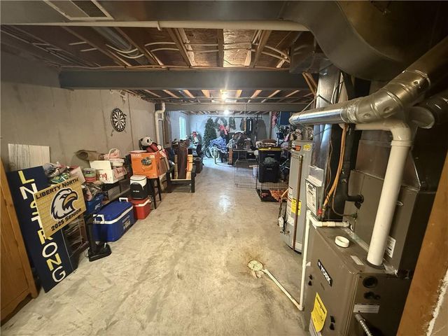 9831 N Lewis Avenue, Kansas City, MO 64157