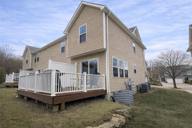 9831 N Lewis Avenue, Kansas City, MO 64157