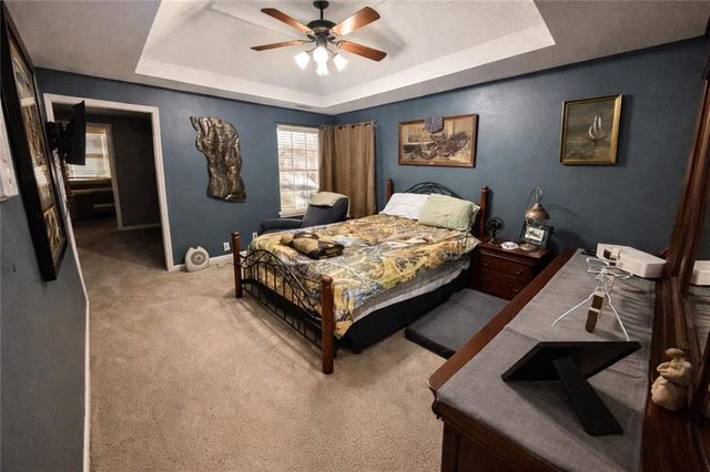 9831 N Lewis Avenue, Kansas City, MO 64157