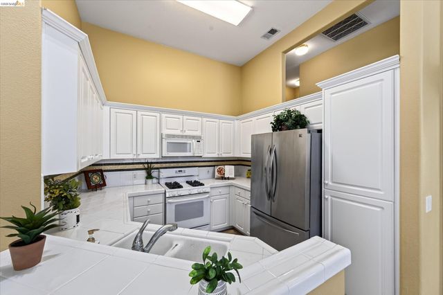 2012 Trailside Dr, Brentwood, CA 94513