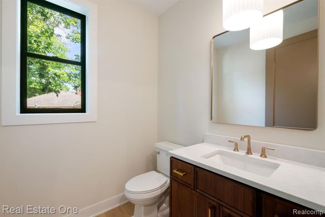 4016 W Webster Road, Royal Oak, MI 48073