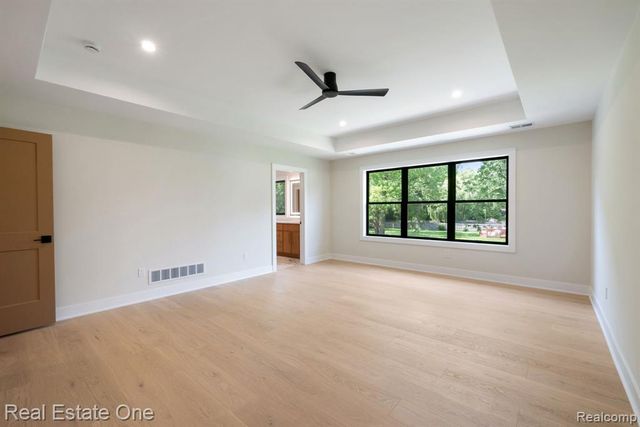 4016 W Webster Road, Royal Oak, MI 48073