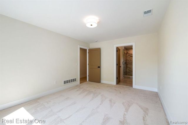 4016 W Webster Road, Royal Oak, MI 48073