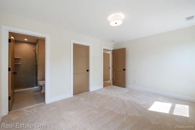 4016 W Webster Road, Royal Oak, MI 48073