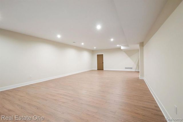 4016 W Webster Road, Royal Oak, MI 48073
