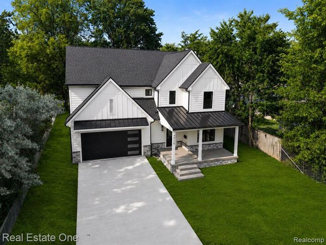 4016 W Webster Road, Royal Oak, MI 48073
