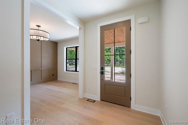4016 W Webster Road, Royal Oak, MI 48073