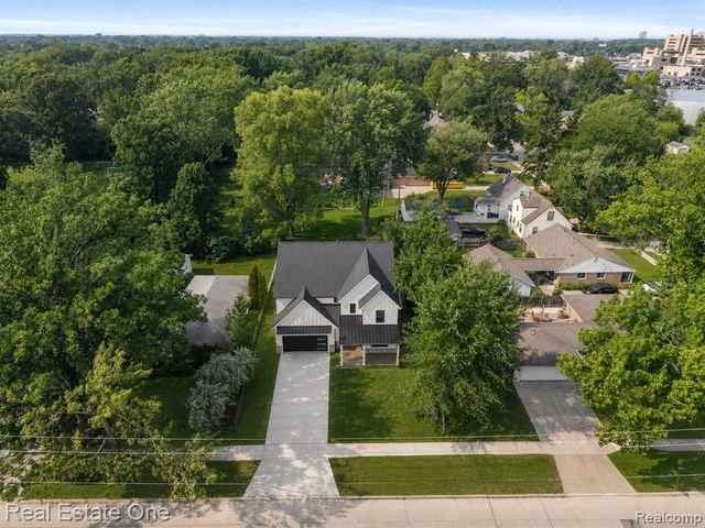 4016 W Webster Road, Royal Oak, MI 48073