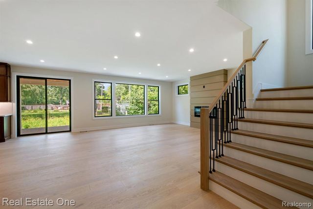 4016 W Webster Road, Royal Oak, MI 48073