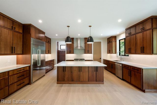 4016 W Webster Road, Royal Oak, MI 48073