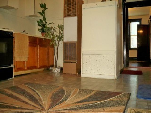 5243 S MAPLEWOOD Avenue, Chicago, IL 60632