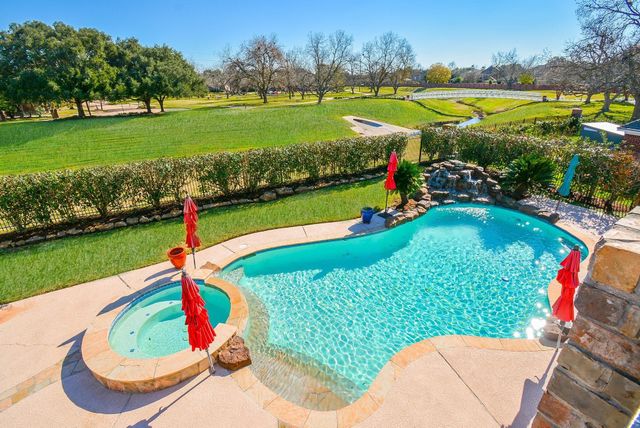 43 Fosters Green Drive, Sugar Land, TX 77479