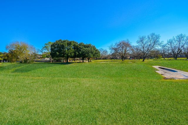 43 Fosters Green Drive, Sugar Land, TX 77479