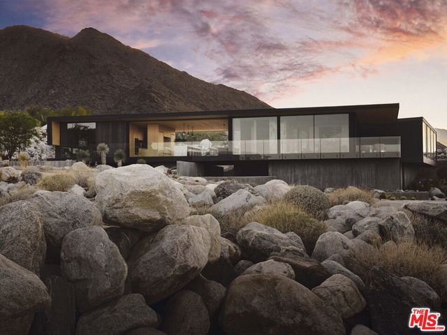 2336 Winter Sun Drive, Palm Springs, CA 92262