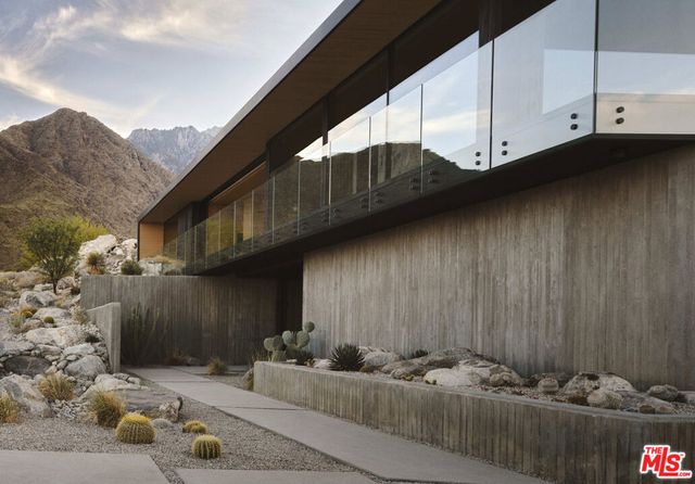 2336 Winter Sun Drive, Palm Springs, CA 92262