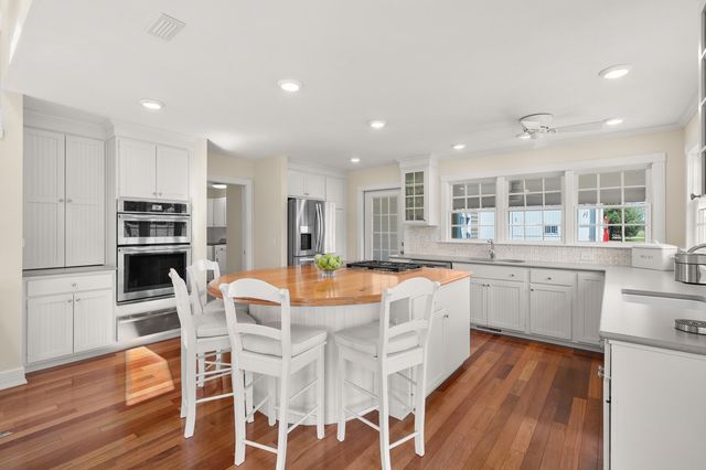 449 S Skyview Drive, Kalamazoo, MI 49009