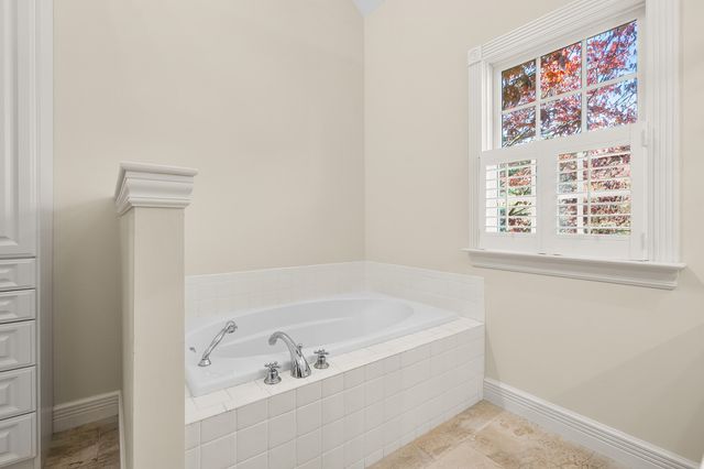 449 S Skyview Drive, Kalamazoo, MI 49009