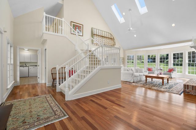 449 S Skyview Drive, Kalamazoo, MI 49009
